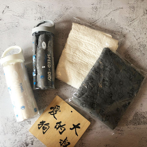 VIPET登山扣盖桶装仿鹿皮宠物狗狗猫咪吸水毛巾活性炭除臭防菌