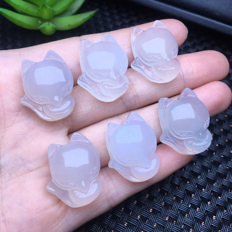 天然白玛瑙大头狐狸吊坠孔女款民族风大头狐狸项链挂件水晶首饰品