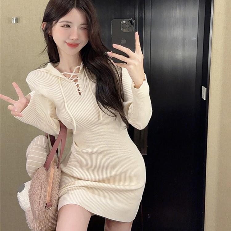 秋冬季新款连帽针织连衣裙女收腰修身纯欲辣妹性感包臀短裙打底裙