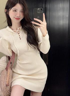 秋冬季新款连帽针织连衣裙女收腰修身纯欲辣妹性感包臀短裙打底裙