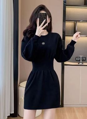 别致小黑裙配大衣内搭黑色针织连衣裙女秋冬小个子显瘦打底毛衣裙