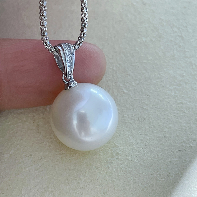 精致百搭吊坠威尔娜斯纯银K金款