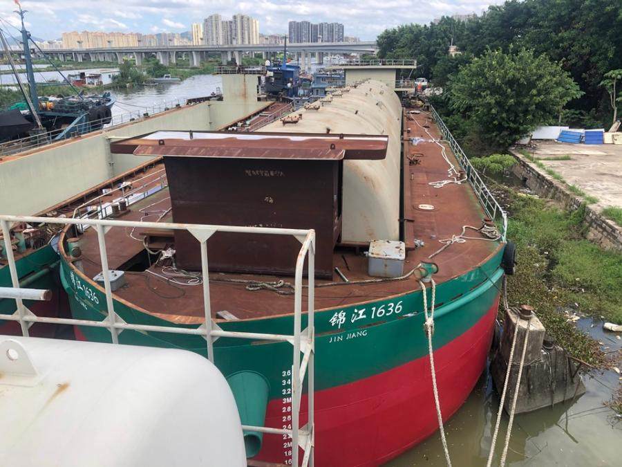 建造中的“锦江1636”轮