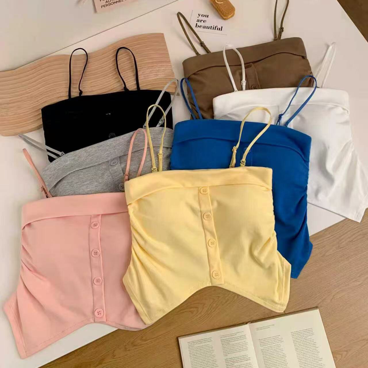 多巴胺不规则纽扣吊带背心女夏季内搭外穿带胸垫修身显瘦美背上衣