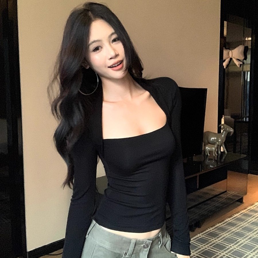 辣妹黑色方领长袖T恤女秋季内搭外穿带胸垫高级感百搭打底衫上衣