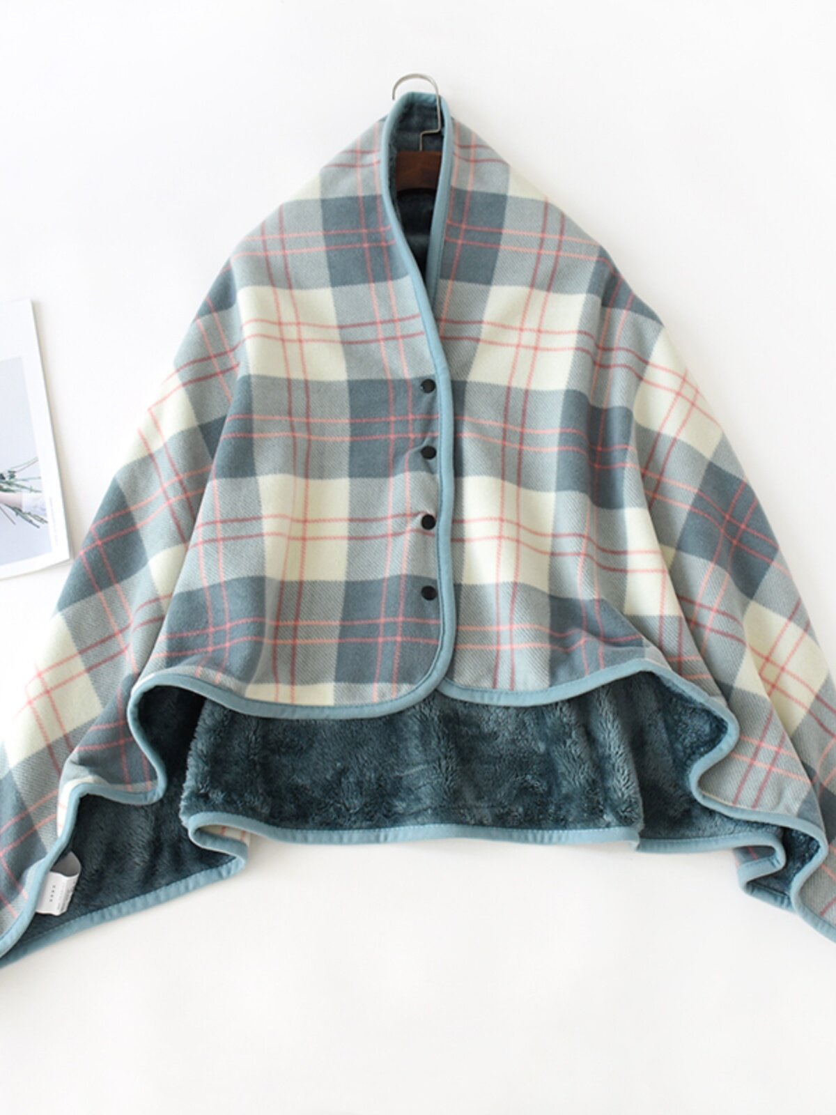 일본 수출 흡습성 및 발열 플란넬 담요 게으른 담요 폴라 플리스 사무용 숄 무릎 담요 어린이용 담요