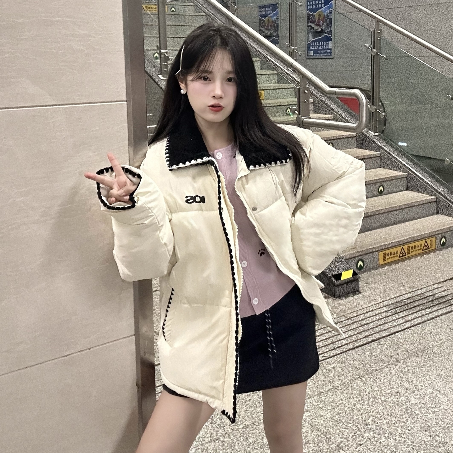 MM明摩女装短款羽绒服女款2025年新款冬季大毛领90白鸭绒派克工装