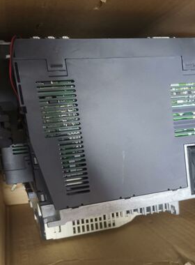 伺服驱动器MR-J4W3-222B，功能完好。三相交流电