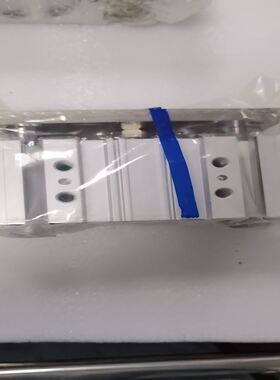 三轴气缸MGPM63-25Z-x863个，标价为单