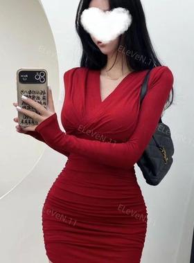 法式辣妹性感交叉褶皱设计感连衣裙女春秋款修身显瘦V领包臀短裙