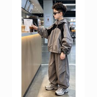 男童春秋套装2026新款儿童运动服小男孩连帽冲锋衣外套休闲两件套