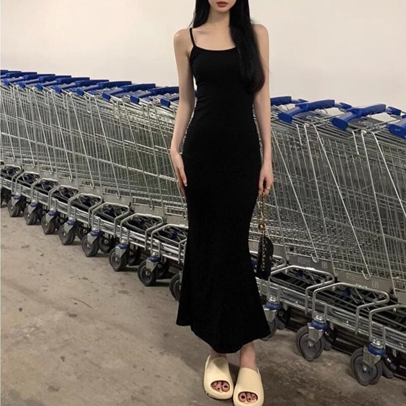 气质黑色吊带鱼尾连衣裙女