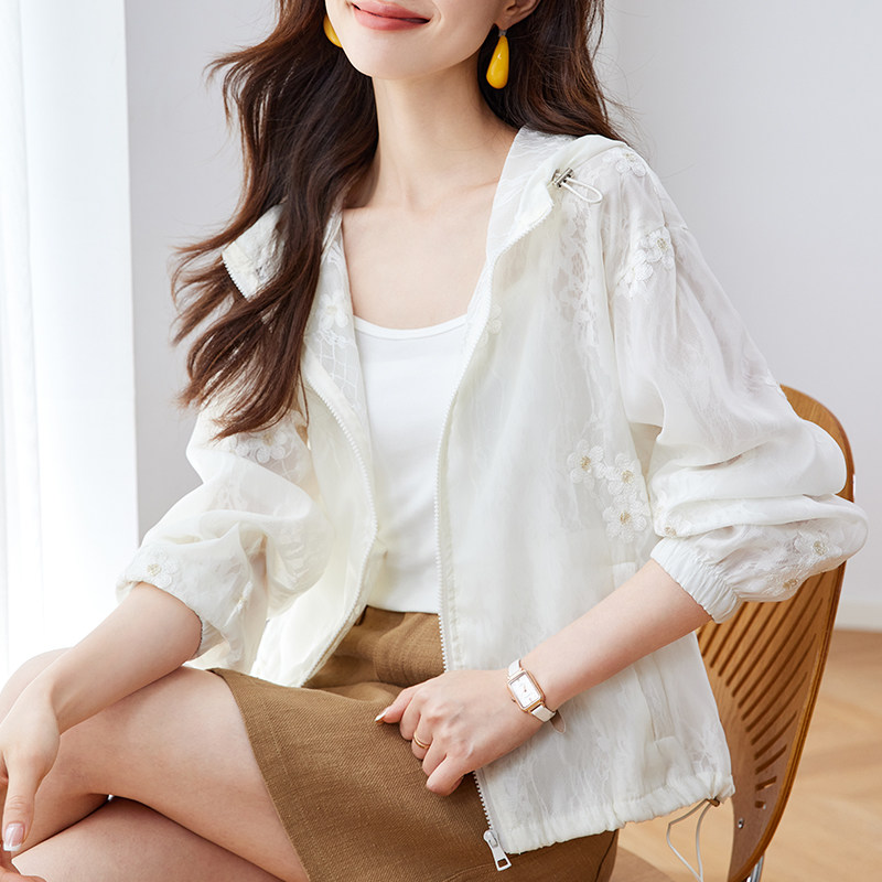 啄木鸟绣花拉链连帽防晒衣女夏季2026年新款宽松长袖轻薄透气外套
