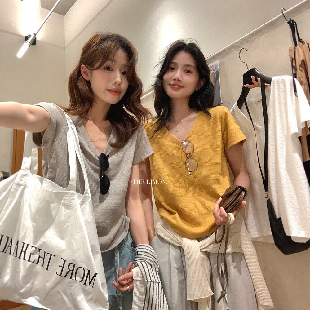 日系肌理感灰色v领短袖t恤女夏季