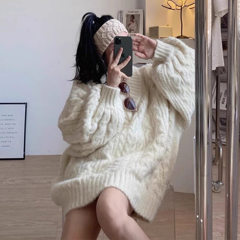 日系宽松慵懒软糯中长款v领麻花毛衣女加厚下半身失踪针织衫上衣