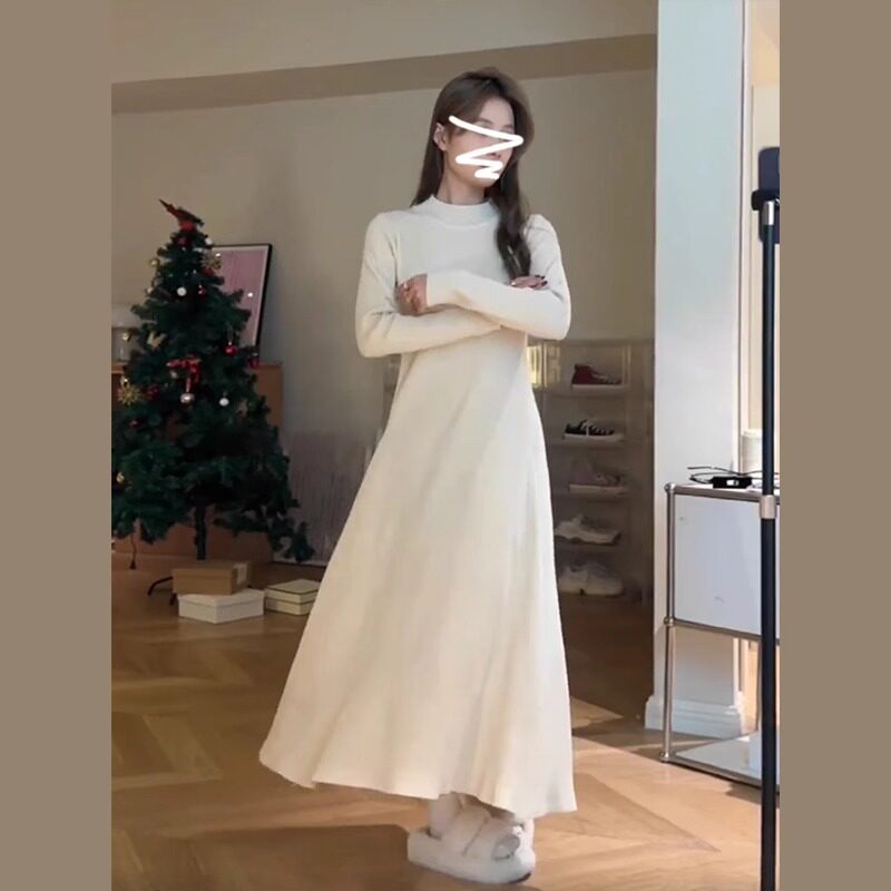 半高领白色针织连衣裙女高级感