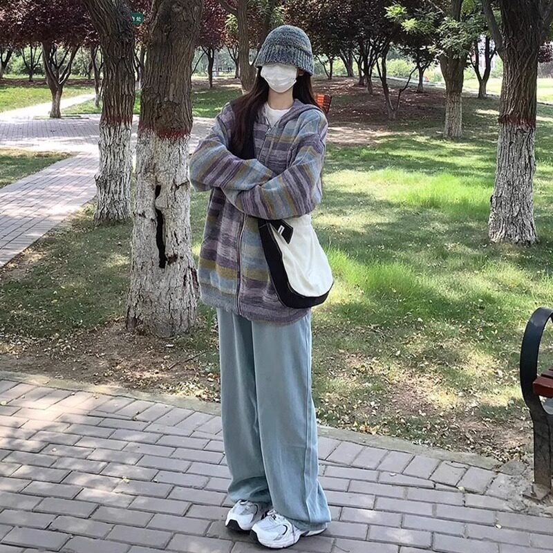 慵懒风条纹连帽毛衣女