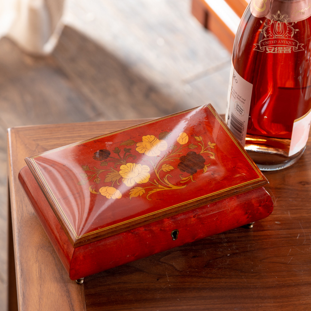 木制瑞士reuge家居摆件首饰盒