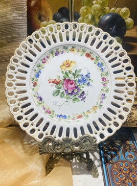 德累斯顿手绘镂空花卉装饰赏盘