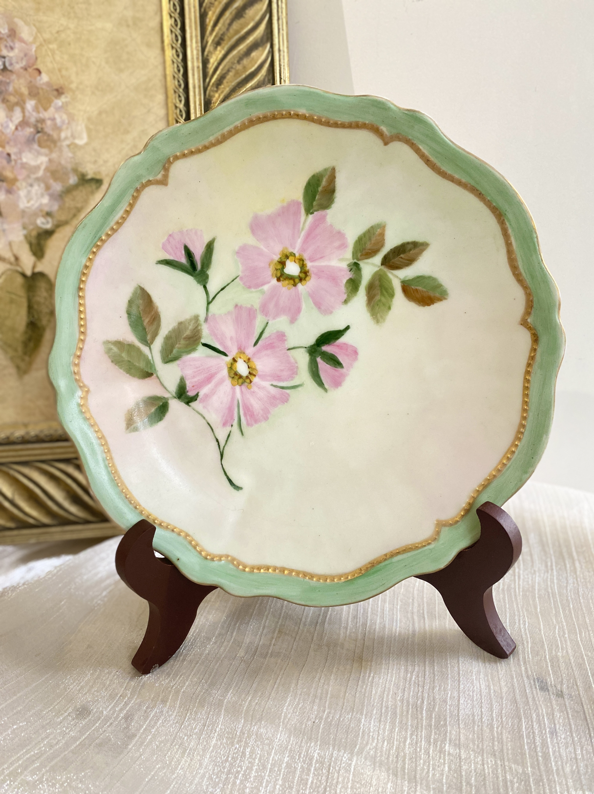 皇家奥地利手绘花卉餐盘/装饰盘19.5cm边缘鎏金轻微磨损