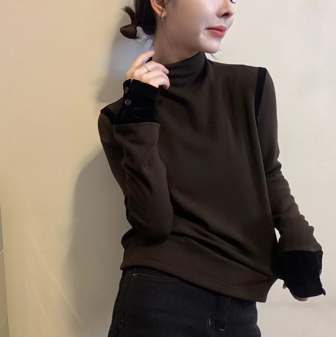 加绒高领T恤丝绒拼袖设计纽扣装饰秋冬保暖修身休闲内搭外穿上衣