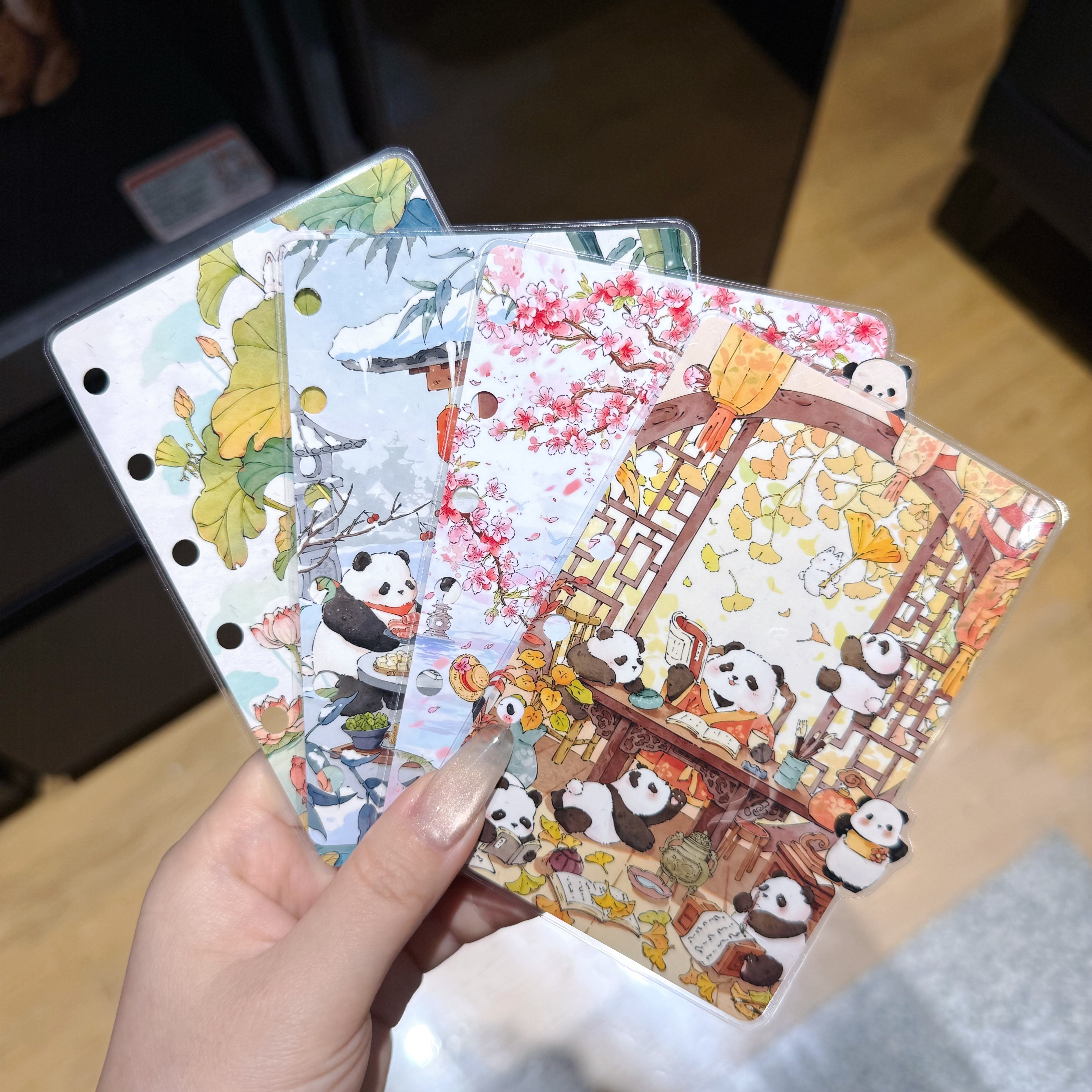 小熊猫的一年四季手绘A5slimA6A7卡通奇葩手工塑封M5分隔页索引