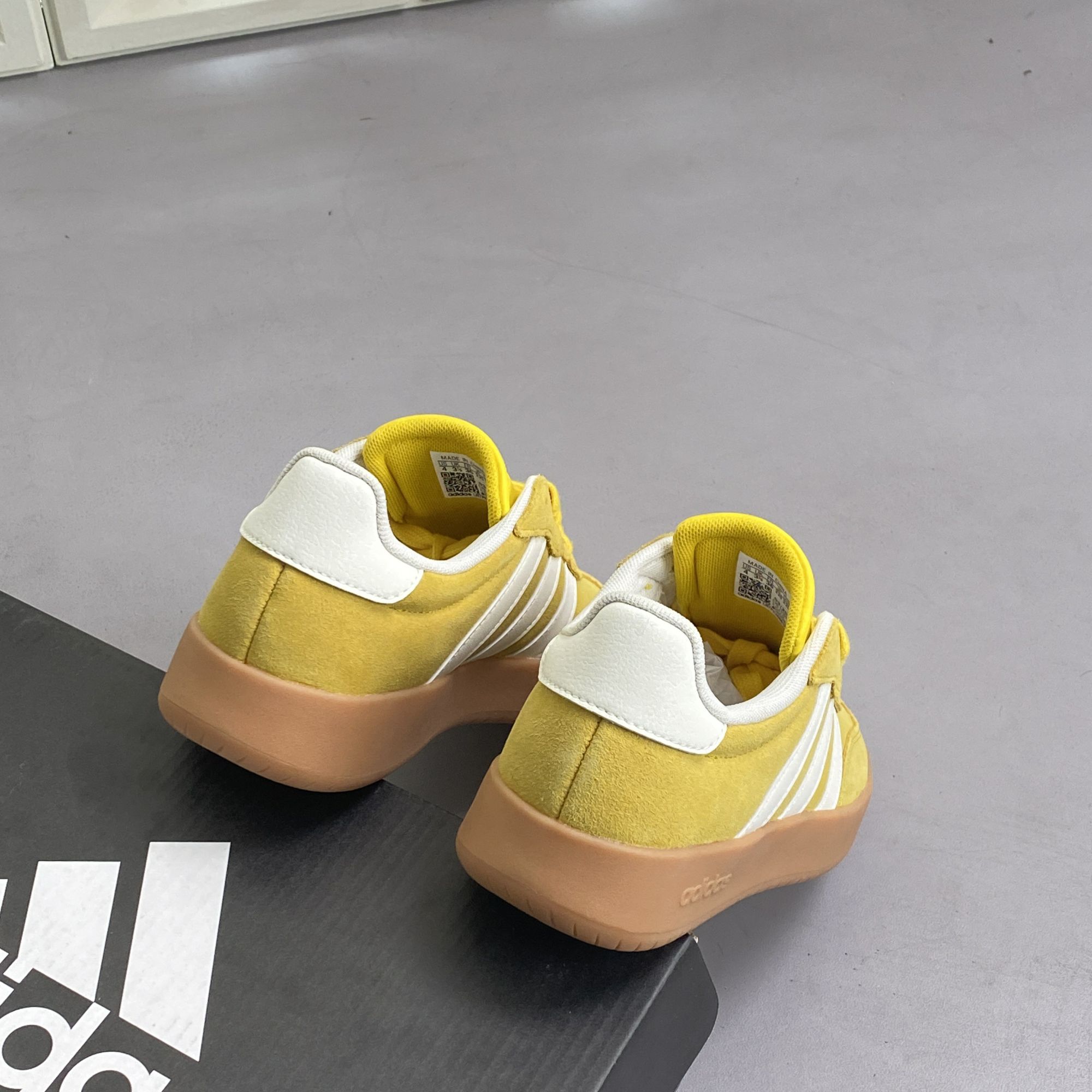 「T头鞋」BARREDA休闲板鞋德训鞋男女新款adidas阿迪达斯秋JQ4239