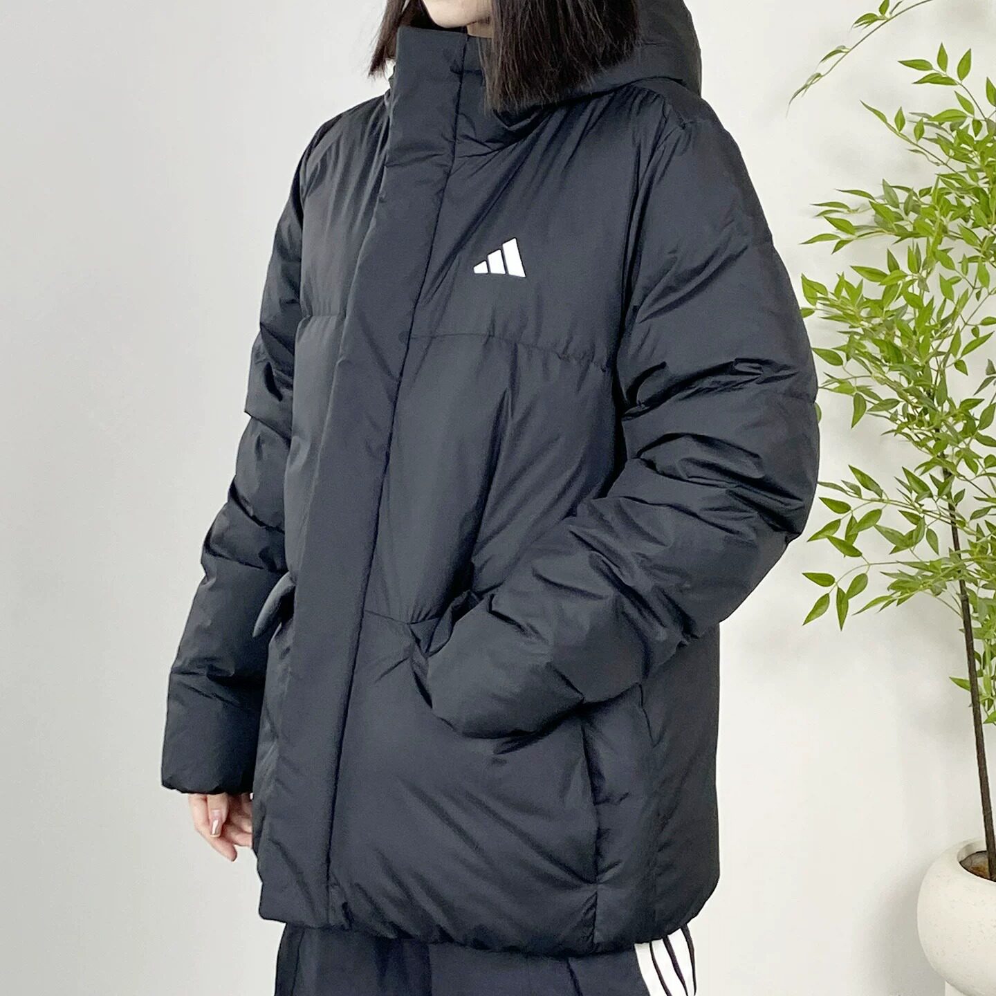 阿迪达斯小个子短款羽绒服加厚连帽防风保暖宽松显瘦显高冬季外套