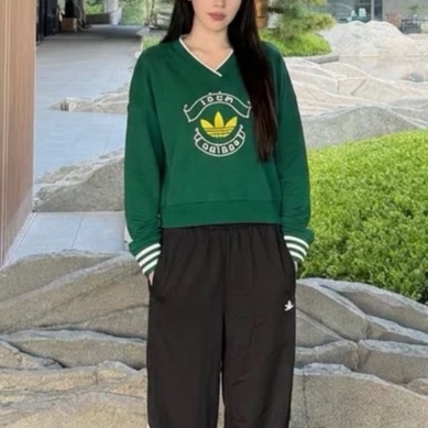 阿迪达斯秋冬季女子款卫衣套头衫
