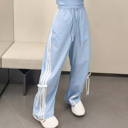 阿迪达斯2026春季新款女裤蓝色宽松长裤三条纹蝴蝶结阔腿裤KR8706