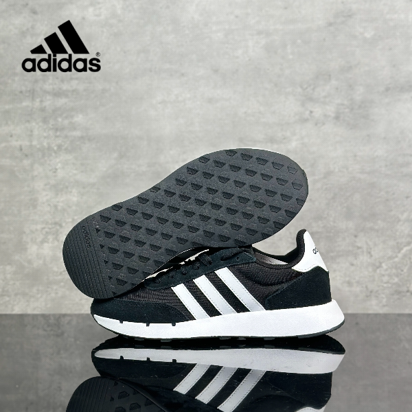 Adidas阿迪达斯正品鞋子女款爆款2026新款男鞋运动透气百搭跑步鞋