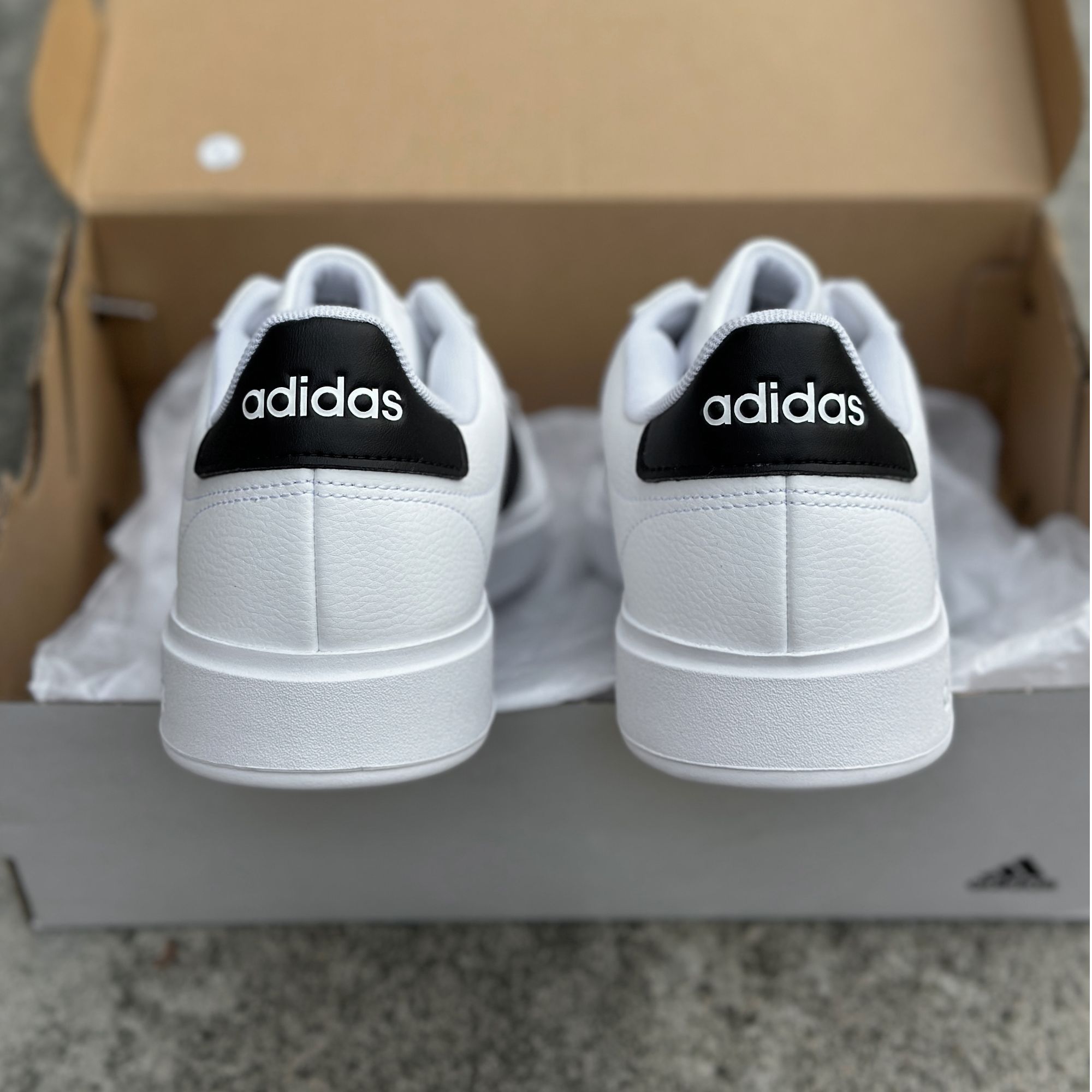 阿迪达斯男女鞋2025秋季新款运动鞋厚底小白鞋皮面休闲板鞋GW9195