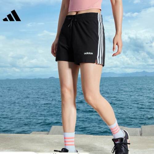 阿迪达斯2026修身舒适短裤女装款
