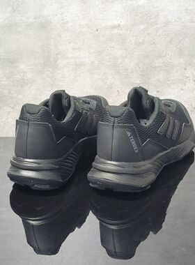 Adidas 阿迪达斯 TRACEFINDER 男子透气爬山越野休闲运动鞋IE5906