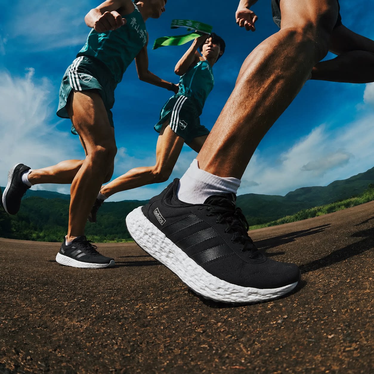 正品Adidas阿迪达斯三叶草跑步鞋男女新款复古风运动休闲鞋JQ2547