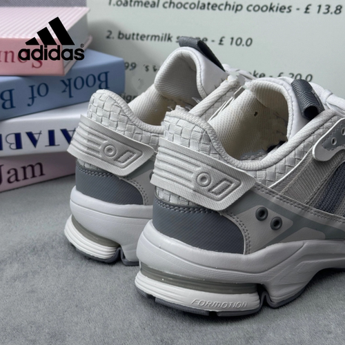 adidas阿迪达斯正品休闲男女26新款复古简约舒适运动跑步鞋IE1890