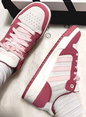 阿迪达斯Adidas低帮运动板鞋