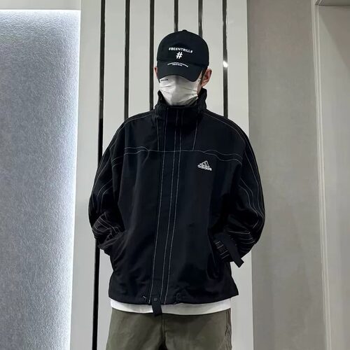 阿迪达斯春季新款男梭织条纹外套