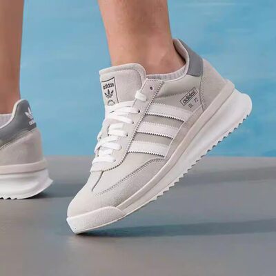Adidas阿迪达斯运动休闲鞋