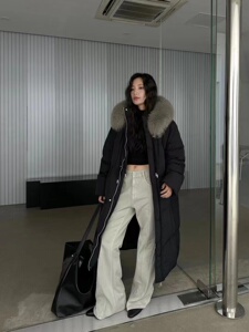 ONEBYTOW冬季韩版宽松狐狸毛领白鸭绒加厚保暖羽绒外套女6610