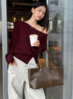 LOUISA.s  2025秋季上新百搭简约斜开衩纽扣上衣小衫 27807