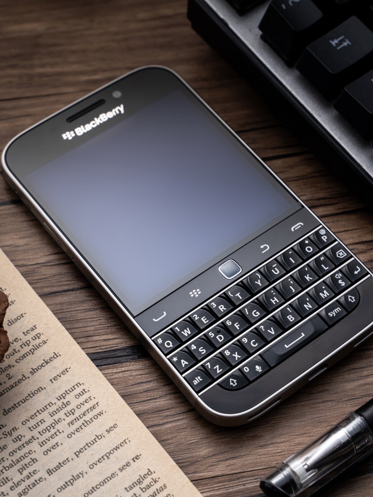 BlackBerry/BlackBerry KEYONE Q20 student quit network mobile phone USA triple network no camera telecommunications 4G