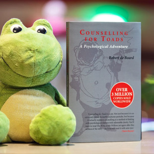 【预售 按需印刷】蛤蟆先生去看心理医生 英文原版 Counselling for Toads 遇见疗愈力 正视自我情绪内心 全英文正版进口英语书籍