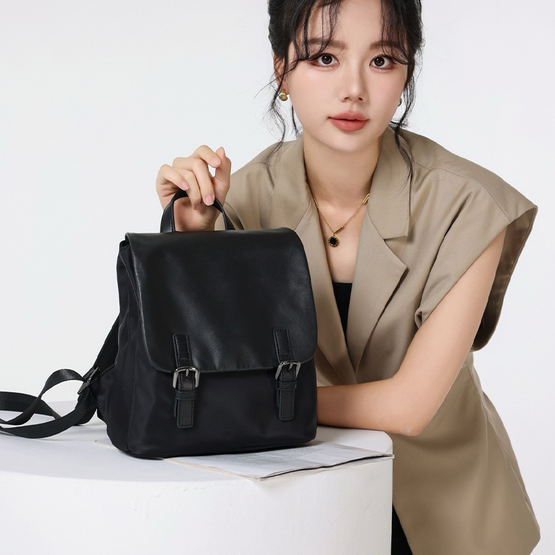 2024新款布料配牛皮双肩背包时尚洋气百搭精致休闲减龄小巧女士包