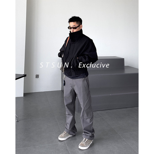 STS层次弧线切割挺括运动裤