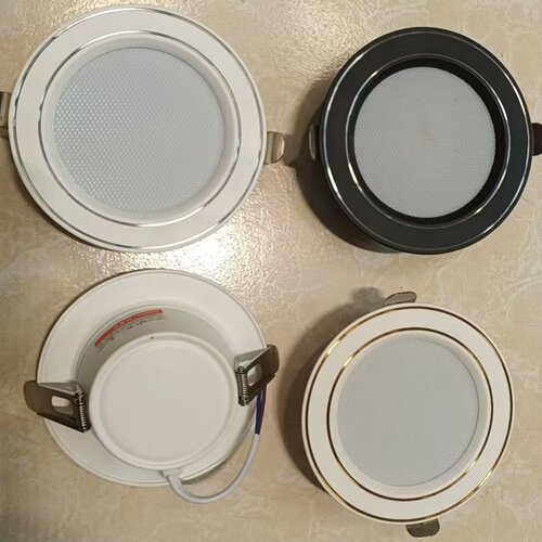 7.5开孔7W三色嵌入式筒灯