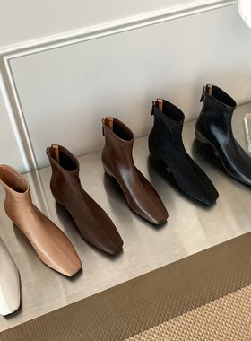 方头内增高中跟马丁靴女2025秋冬新款米白色坡跟短靴34小码弹力靴