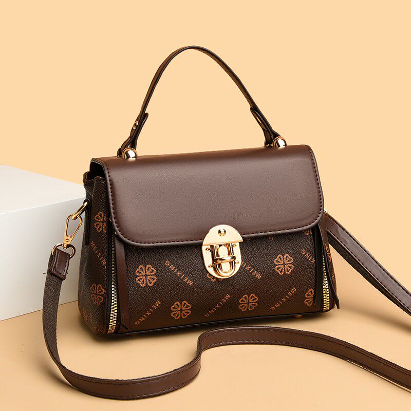 2025新款时尚单肩斜挎包软皮印花锁扣洋气百搭手提女包大气小方包