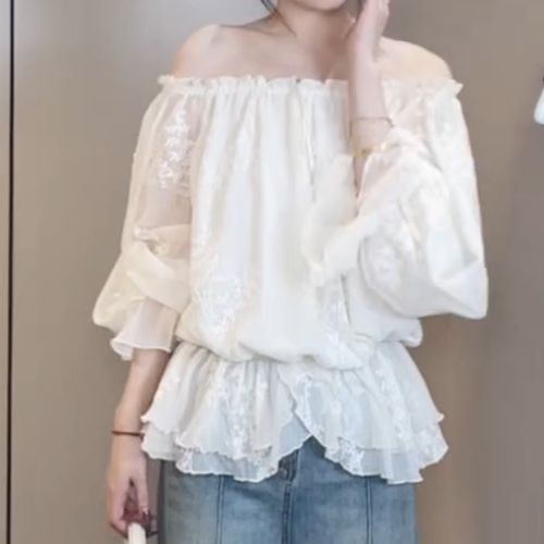 2026早春新款温柔风一字肩衬衣女气质百搭长袖钩花下摆荷叶边上衣