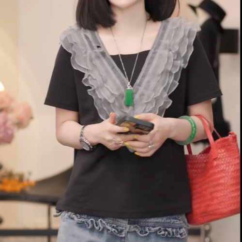 2026夏季新款时尚休闲黑色V领荷叶边短袖T恤女宽松遮肉设计感上衣